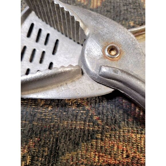 Vintage Lemon Squeezer - Picture 4 of 6